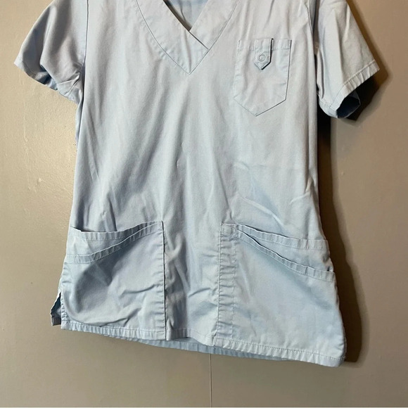 Butter soft womens light blue scrub top two pockets size small - Picture 2 of 6